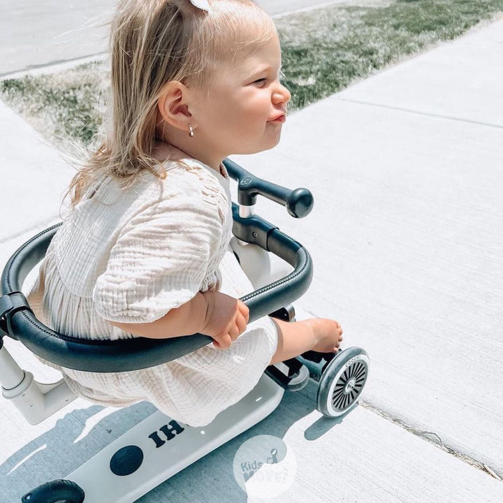 Xe scooter cho bé gái Cooghi V4