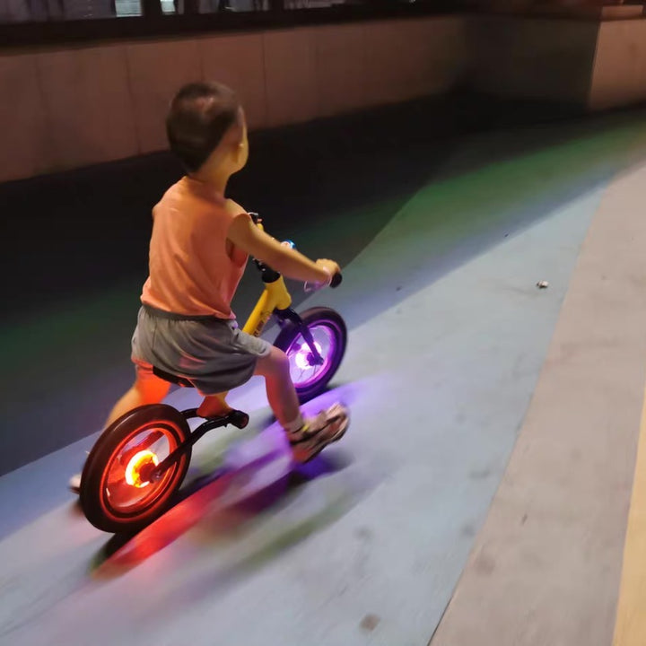 Đèn led xe đạp cảm ứng gắn bánh xe sạc usb